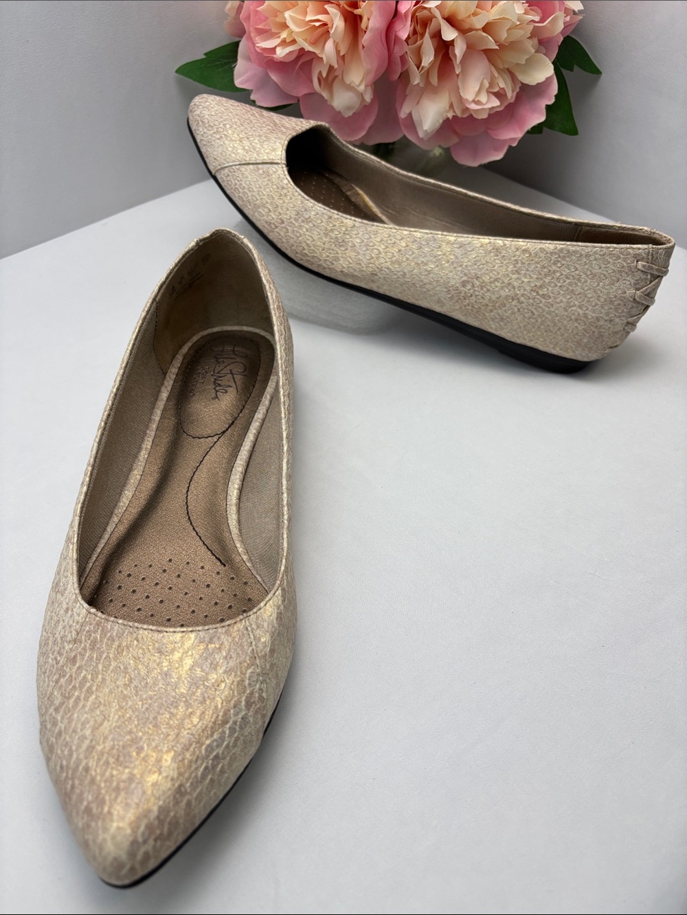 Life Stride Womens 10 Pointed Toe Metallic Cream Ballet Flats #722